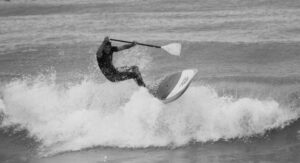 Somogyvári Balázs, Magyar Surf Ikon. Szabad életsílus és szabd gondolkodás. Windsurf, Kitesurf és Surf sportok szerelmese és influenzer a fiatal közösségnek