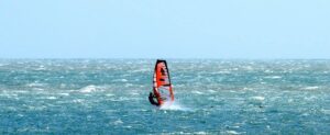 Somogyvári Balázs, Magyar Surf Ikon. Szabad életsílus és szabd gondolkodás. Windsurf, Kitesurf és Surf sportok szerelmese és influenzer a fiatal közösségnek