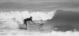 Somogyvári Balázs, Magyar Surf Ikon. Szabad életsílus és szabd gondolkodás. Windsurf, Kitesurf és Surf sportok szerelmese és influenzer a fiatal közösségnek