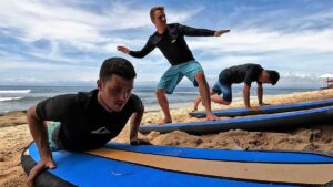 Hullámlovaglás, magyar portálja. Surf mint Olimpiai sportág, de a vesenyzés nem a legtöbb amit a surf ad nekünk.