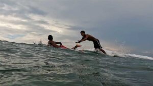 Hullámlovaglás, magyar portálja. Surf mint Olimpiai sportág, de a vesenyzés nem a legtöbb amit a surf ad nekünk.
