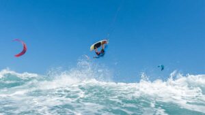 Hullámlovaglás, magyar portálja. Surf mint Olimpiai sportág, de a vesenyzés nem a legtöbb amit a surf ad nekünk.