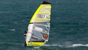 Somogyvári Balázs, Magyar Surf Ikon. Szabad életsílus és szabd gondolkodás. Windsurf, Kitesurf és Surf sportok szerelmese és influenzer a fiatal közösségnek
