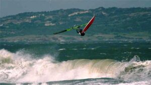 Somogyvári Balázs, Magyar Surf Ikon. Szabad életsílus és szabd gondolkodás. Windsurf, Kitesurf és Surf sportok szerelmese és influenzer a fiatal közösségnek